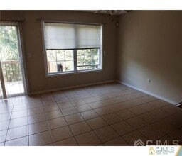 18 Lakeview Dr in Helmetta, NJ - Building Photo - Building Photo