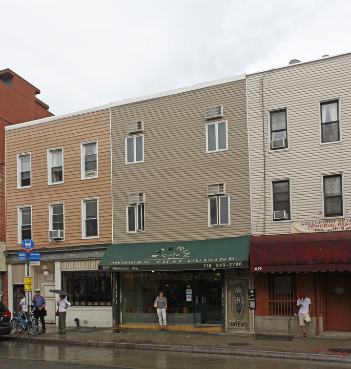 617 Manhattan Ave in Brooklyn, NY - Building Photo