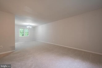 5146 Bradfield Dr in Annandale, VA - Building Photo - Building Photo