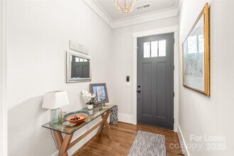 5210 Kelly St in Charlotte, NC - Foto de edificio - Building Photo