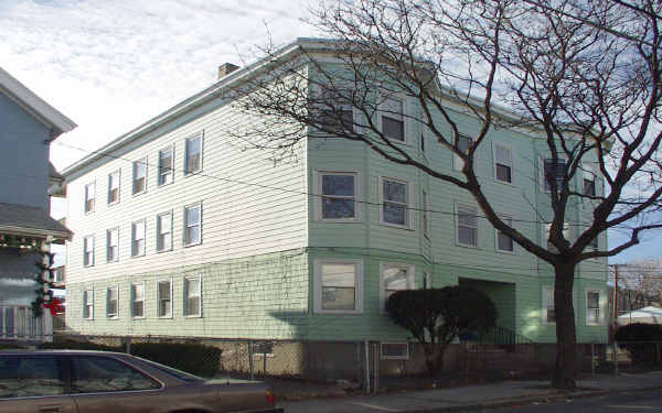 22 Sewell St in Somerville, MA - Foto de edificio