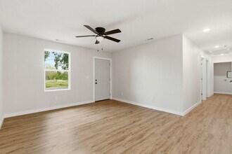 402 Frisco St in Marionville, MO - Building Photo - Building Photo