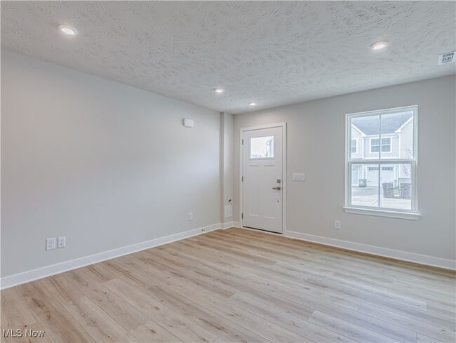 1849 Shank Dr in Akron, OH - Building Photo - Building Photo