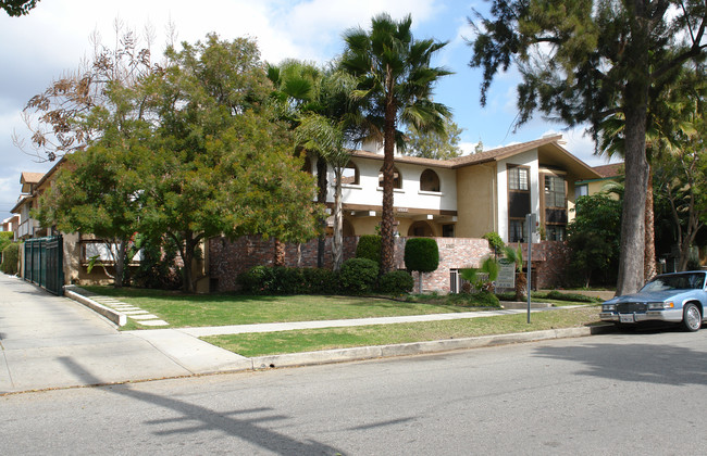 Mirabella Apartments in Glendale, CA - Building Photo - Building Photo