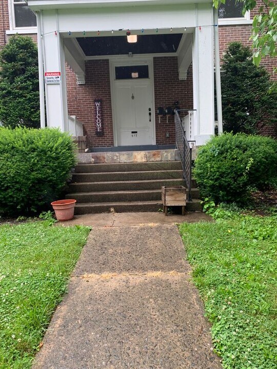 517 Seneca St in Bethlehem, PA - Building Photo