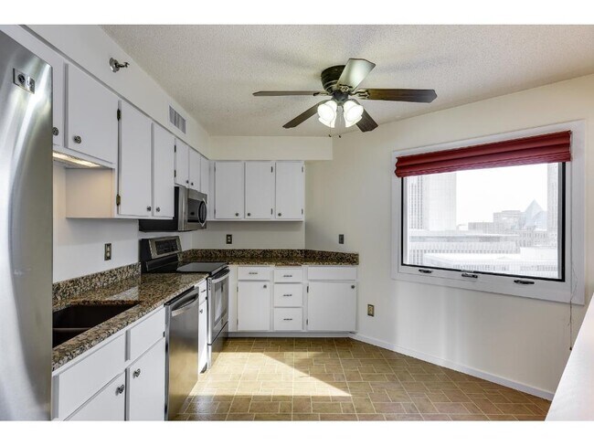 121 Washington Ave S in Minneapolis, MN - Building Photo - Building Photo
