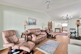 830 Lake Orchid Cir, Unit 207 in Vero Beach, FL - Building Photo - Building Photo