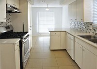 938 Greatwood Dr photo'