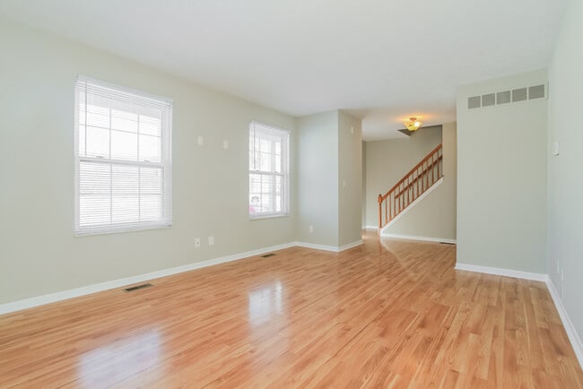 300 Mulberry Meadows Ct in Maineville, OH - Building Photo - Building Photo