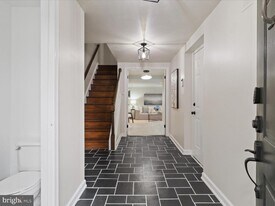 3001 Federal Hill Dr in Falls Church, VA - Building Photo