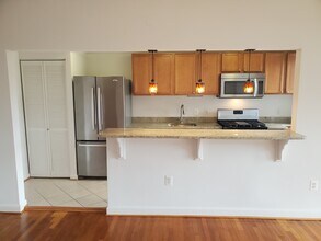 3900 14th St NW, Unit 610 in Washington, DC - Building Photo - Building Photo