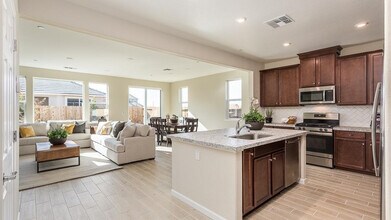 6024 Twin Suns St in Roseville, CA - Building Photo - Building Photo