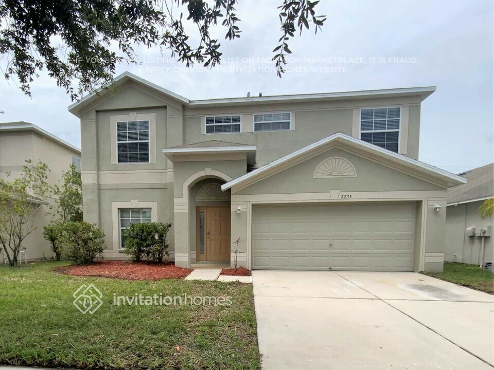 2235 Roanoke Springs Dr in Ruskin, FL - Building Photo