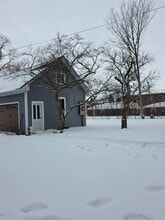 415 S Main St in Bowling Green, OH - Building Photo - Building Photo