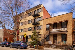 5377 10E Av in Montréal, QC - Building Photo