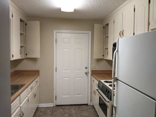 500 S Woodburn Dr in Dothan, AL - Building Photo - Building Photo