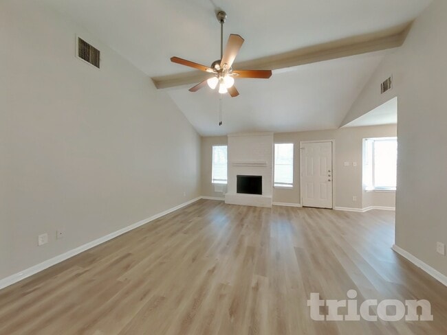 3815 Shadow Trail in Houston, TX - Foto de edificio - Building Photo