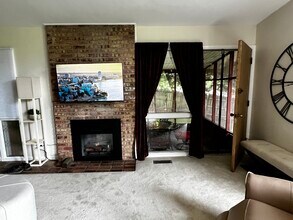 1625 Beecher Ave in Wheaton, IL - Building Photo - Building Photo