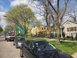 8749 S Wabash Ave in Chicago, IL - Building Photo - Building Photo