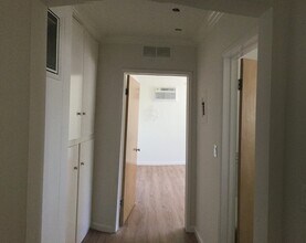942 N Gardner St, Unit #101 in West Hollywood, CA - Foto de edificio - Building Photo