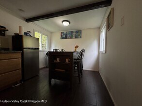 102 Eastern Pkwy in Saugerties, NY - Building Photo - Building Photo