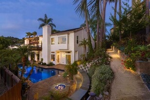 1362 Graham Pl in Escondido, CA - Building Photo