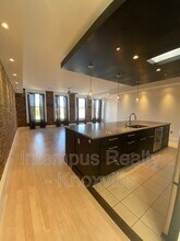 106 W Summit Hill Dr SW in Knoxville, TN - Building Photo - Building Photo