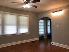 2466 Fairview Ave in Cincinnati, OH - Building Photo - Building Photo