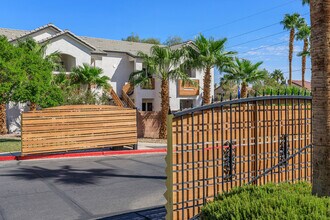 Tides on Commerce in North Las Vegas, NV - Foto de edificio - Building Photo