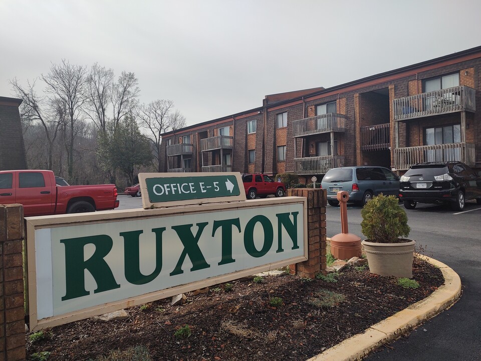 2840 Colonial Ave SW, Unit C2 in Roanoke, VA - Building Photo