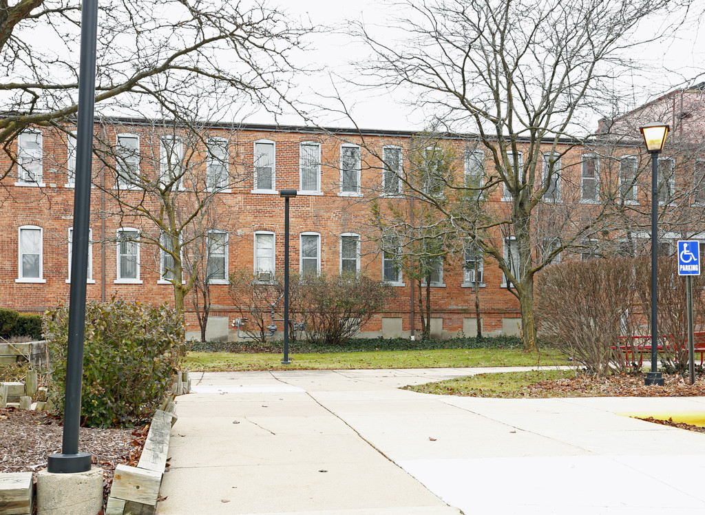 Woodcraft Square Senior Apartments | Monroe, MI Apartments For Rent