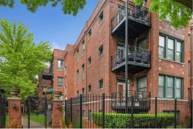 1136 W Pratt Blvd, Unit Apt 3N