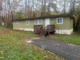 205 Cherry Tree Dr in Asheville, NC - Building Photo