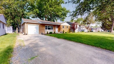 6408 Powell St in Downers Grove, IL - Building Photo - Building Photo