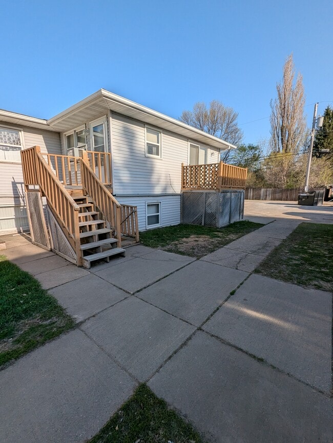 1103 Campbell Dr, Unit #6