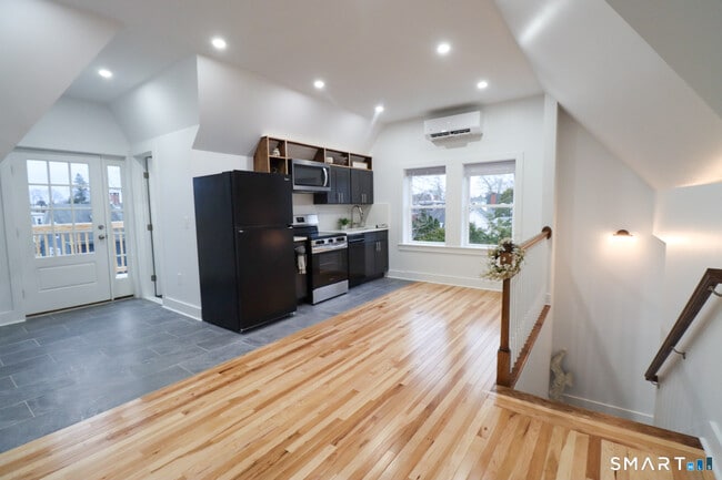 55 Channing St in New London, CT - Building Photo - Building Photo