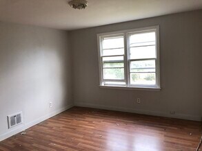 211 Shoshone St, Unit Upper in Buffalo, NY - Foto de edificio - Building Photo