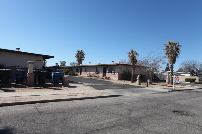 3320-3326 E Bermuda St in Tucson, AZ - Foto de edificio - Building Photo