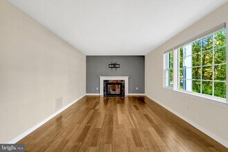 6805 Reynard Dr in Springfield, VA - Building Photo - Building Photo