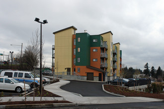 Broadway Vantage Apartments in Portland, OR - Building Photo - Building Photo