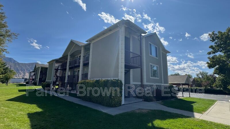 1060 S Orem Blvd in Orem, UT - Building Photo