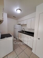 122 N College Ave in Fresno, CA - Building Photo - Building Photo