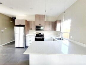 12 Frio Ave in McAllen, TX - Building Photo - Building Photo