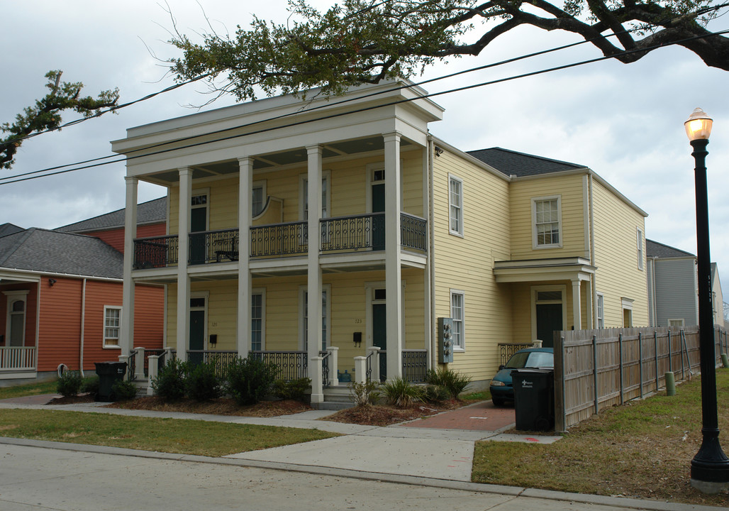 725 Josephine Dr in New Orleans, LA - Building Photo