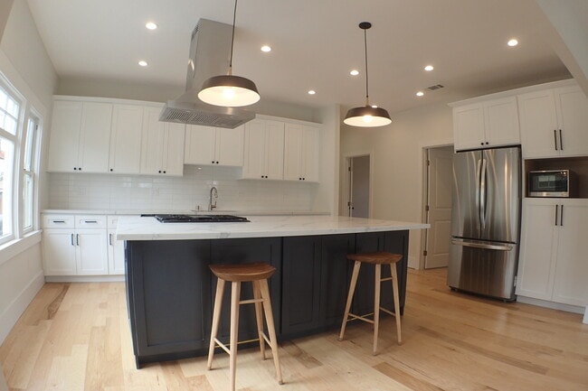 3705 Arlington Ave in Los Angeles, CA - Building Photo - Building Photo