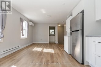164-164 Picton St E in Hamilton, ON - Building Photo - Building Photo