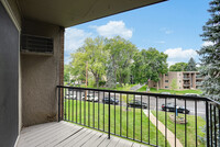 Caravelle Apartments in St. Anthony, MN - Building Photo - Building Photo