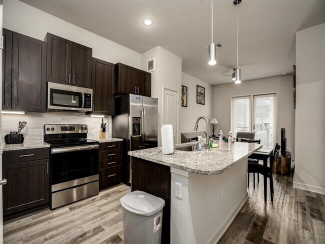 13505 Inwood Dr in Dallas, TX - Building Photo - Building Photo