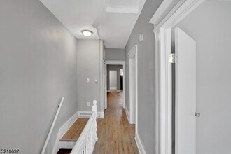 30 Linden Ave in East Orange, NJ - Foto de edificio - Building Photo