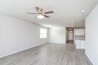 10518 Briceway Ace in San Antonio, TX - Building Photo - Building Photo